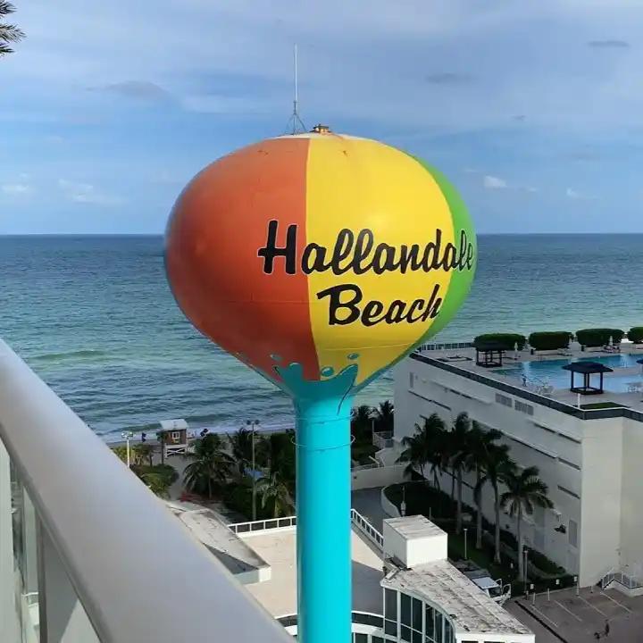 Hallandale Beach 