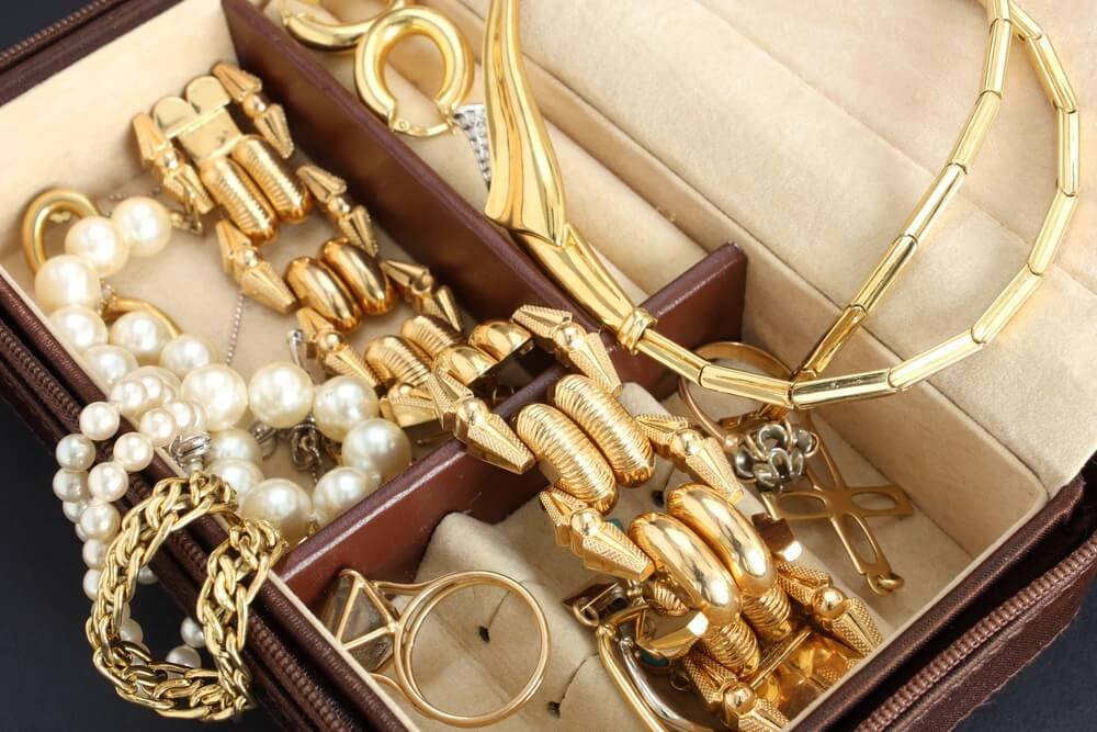 Jewelry movers