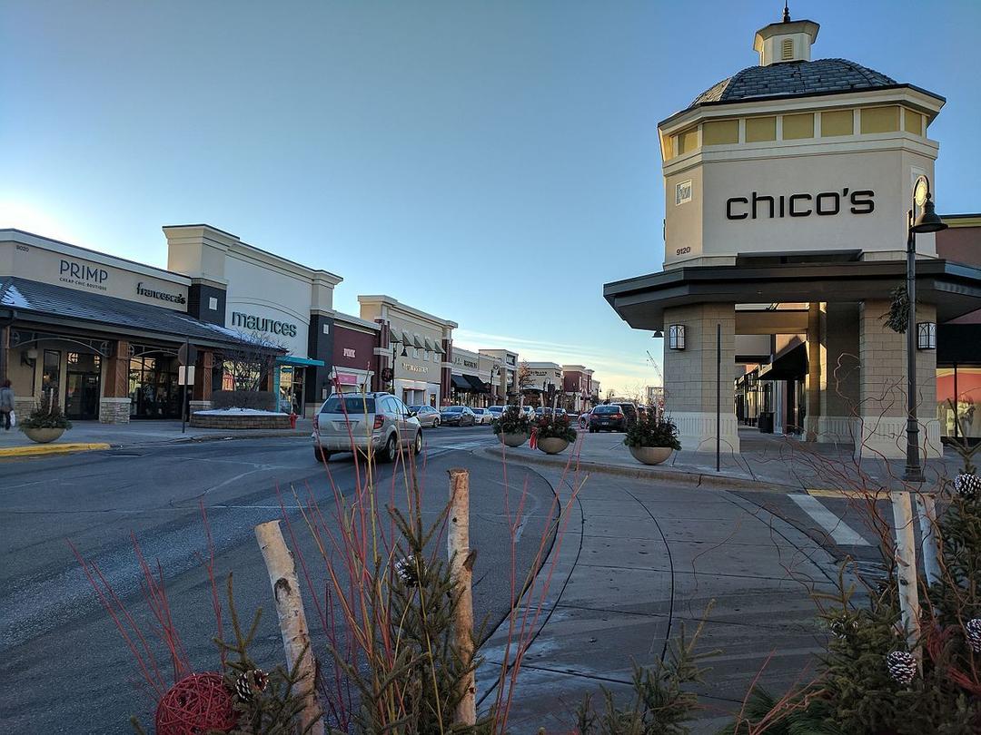 Woodbury Lakes Shopping Center SVL
